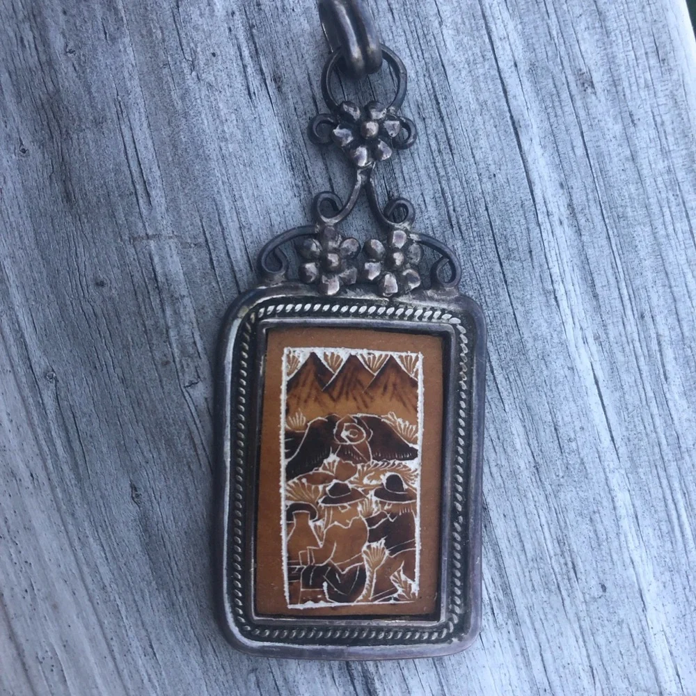 Vintage Sterling Silver Story Teller Pendant with Ornate Frame - Picture 3 of 9